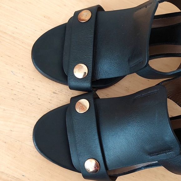 Marni Heeled Black Leather Sandals - Picture 9 of 16